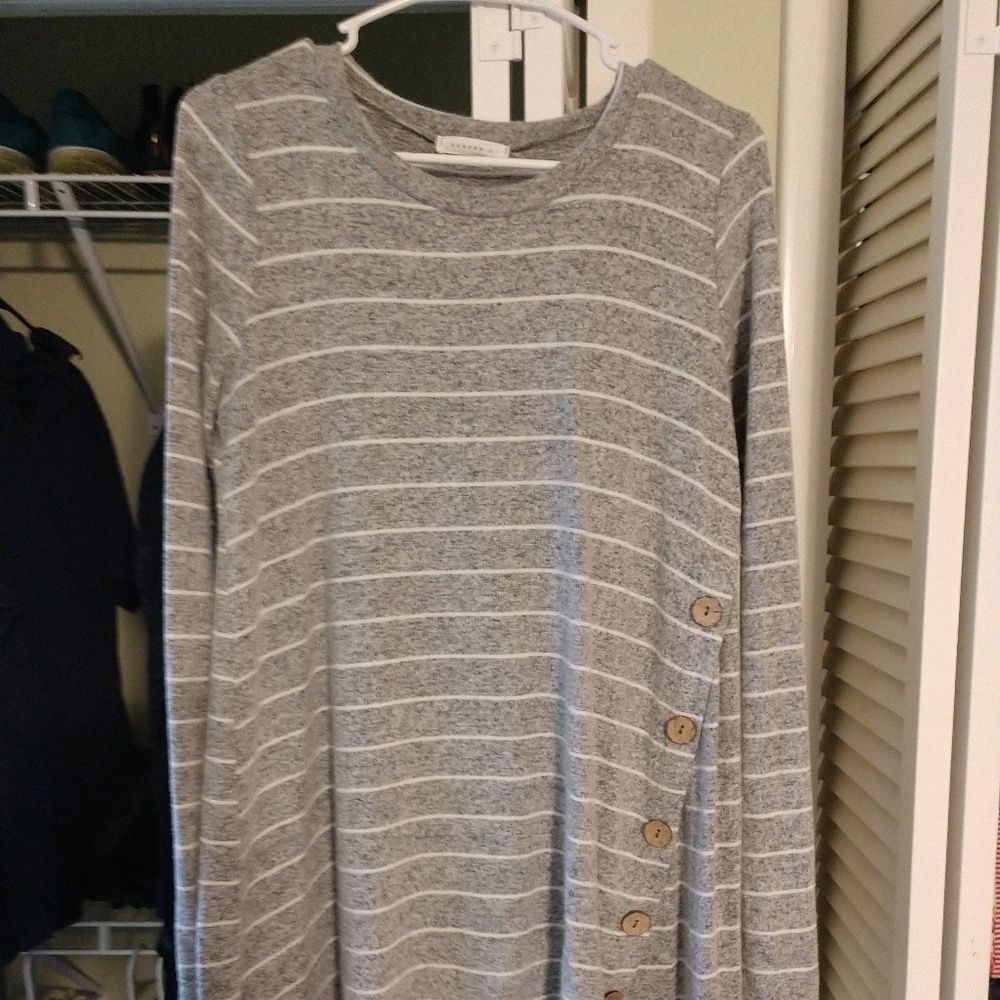 Reborn J Lightweight Sweater w/ Button Detail, EUC